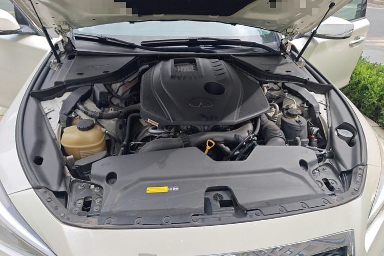 Used Infiniti Q50L 2016 2.0T Enjoyment Edition Engine Bay