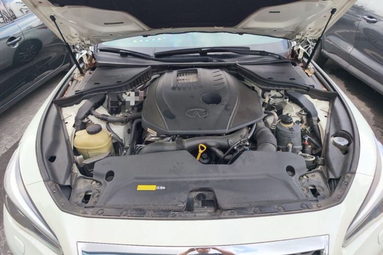 Used Infiniti Q50L 2016 2.0T Enjoyment Edition Engine Bay