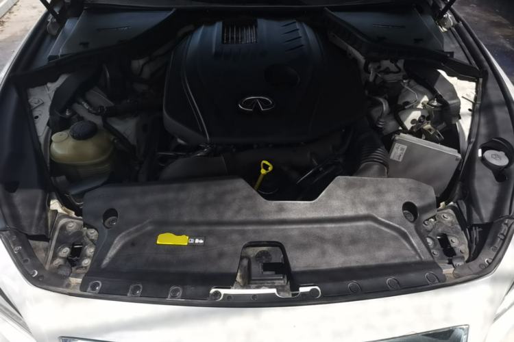 Used Infiniti Q50L 2016 2.0T Luxury Sport Edition Engine Bay