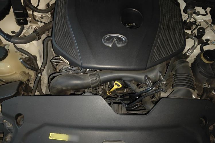 Used Infiniti Q50L 2016 2.0T Comfort Edition Engine Bay