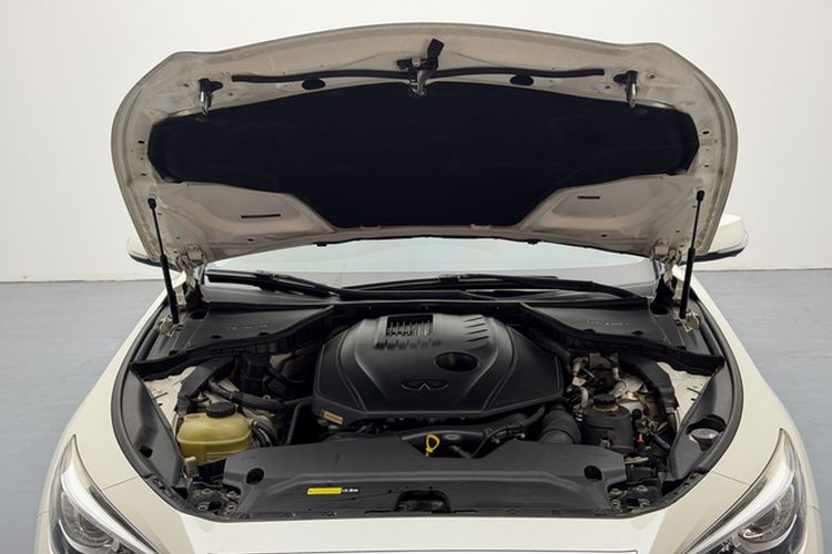 Used Infiniti Q50L 2016 2.0T Ambition Edition Engine Bay