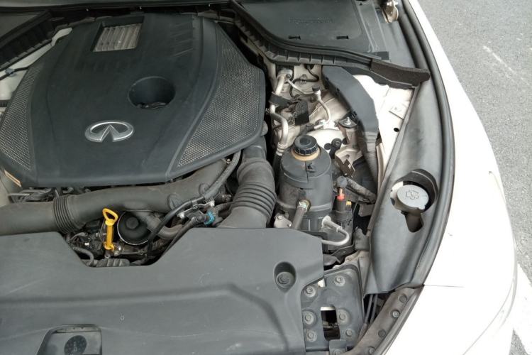Used Infiniti Q50L 2016 2.0T Comfort Edition Engine Bay Left