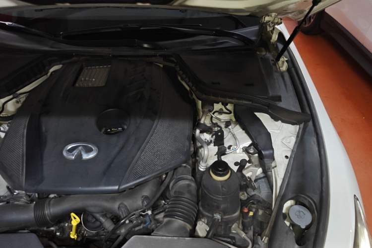 Used Infiniti Q50L 2016 2.0T Ambition Edition Engine Bay Left