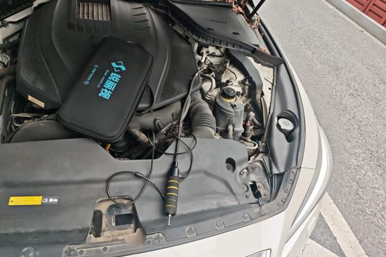 Used Infiniti Q50L 2016 2.0T Enjoyment Edition Engine Bay Left