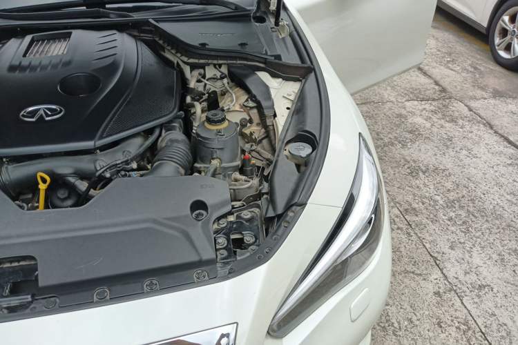 Used Infiniti Q50L 2016 2.0T Ambition Edition Engine Bay Left