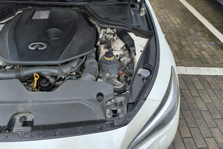 Used Infiniti Q50L 2016 2.0T Ambition Edition Engine Bay Left