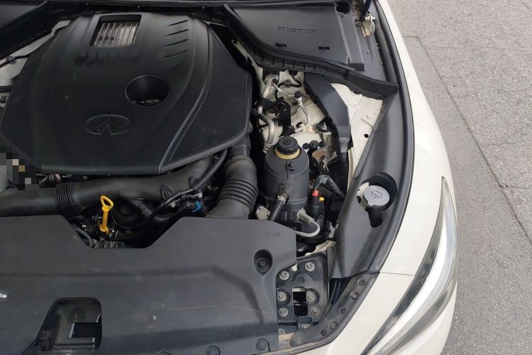 Used Infiniti Q50L 2016 2.0T Enjoyment Edition Engine Bay Left
