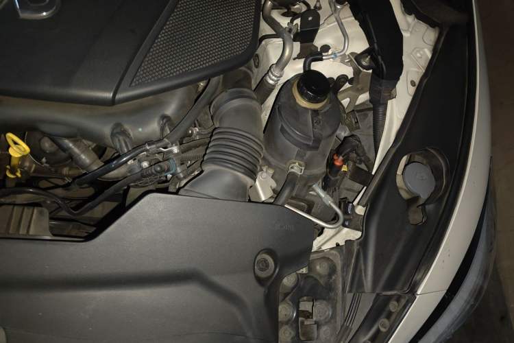 Used Infiniti Q50L 2016 2.0T Comfort Edition Engine Bay Left