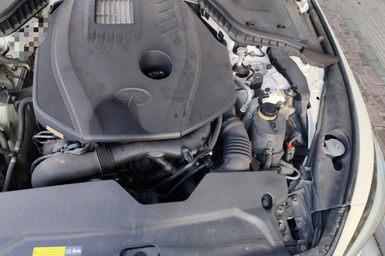 Used Infiniti Q50L 2016 2.0T Enjoyment Edition Engine Bay Left