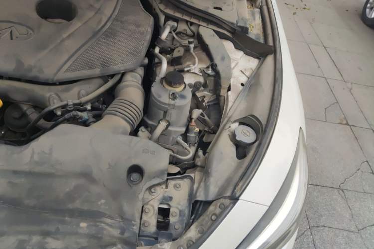 Used Infiniti Q50L 2016 2.0T Enjoyment Edition Engine Bay Left