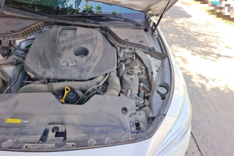 Used Infiniti Q50L 2016 2.0T Comfort Edition Engine Bay Left