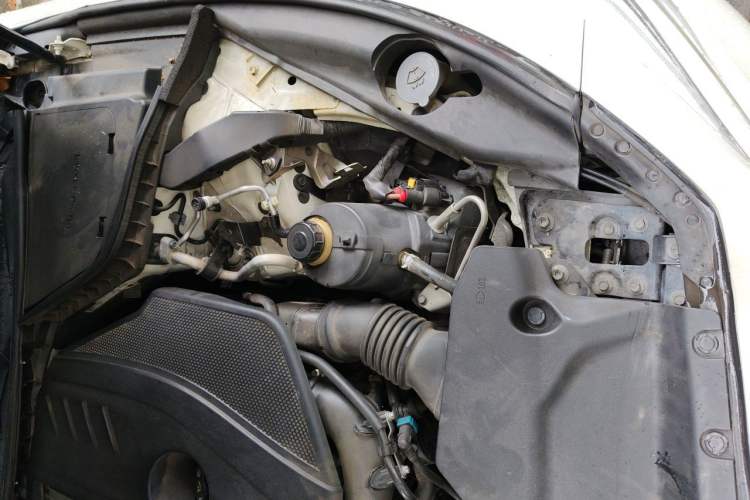 Used Infiniti Q50L 2016 2.0T Comfort Edition Engine Bay Left