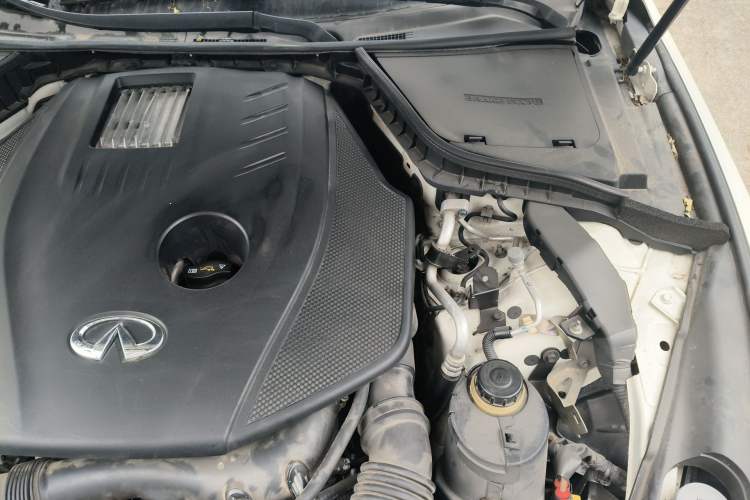 Used Infiniti Q50L 2016 2.0T Enjoyment Edition Engine Bay Left