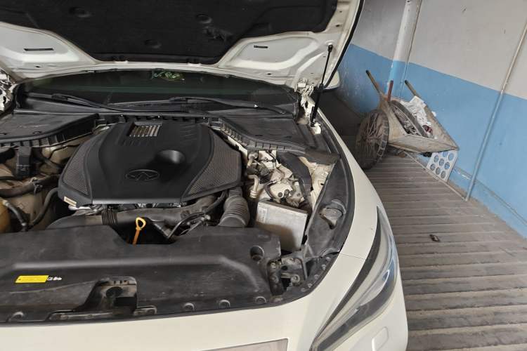 Used Infiniti Q50L 2016 2.0T Elite Sport Edition Engine Bay Left