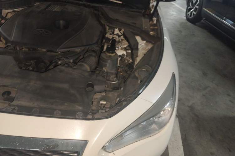 Used Infiniti Q50L 2016 2.0T Comfort Edition Engine Bay Left