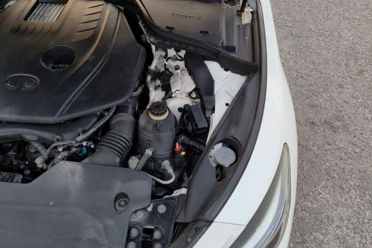Used Infiniti Q50L 2016 2.0T Ambition Edition Engine Bay Left