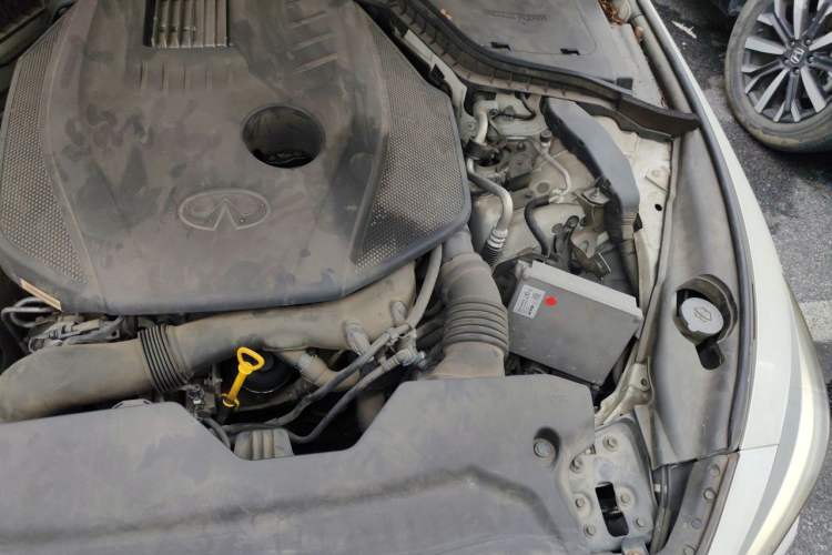 Used Infiniti Q50L 2016 2.0T Elite Sport Edition Engine Bay Left