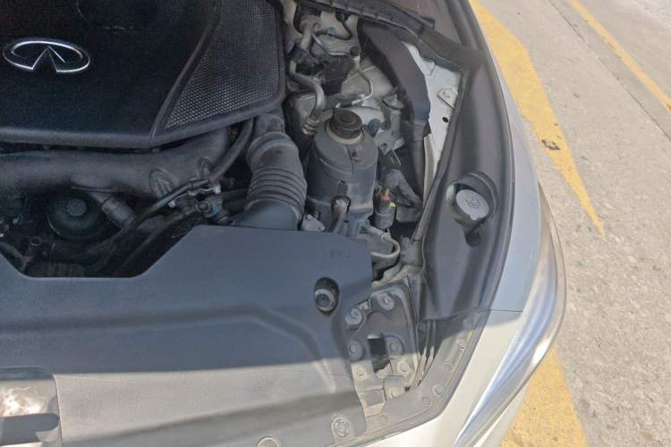 Used Infiniti Q50L 2016 2.0T Comfort Edition Engine Bay Left
