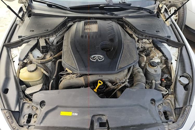 Used Infiniti Q50L 2016 2.0T Enjoyment Edition Engine Bay