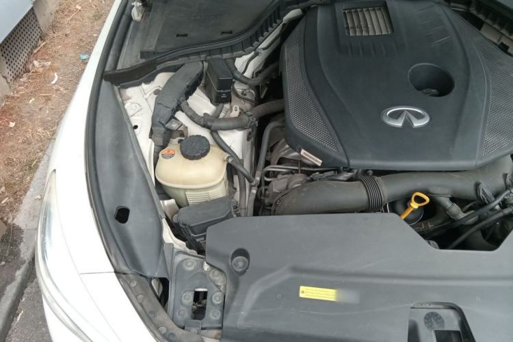 Used Infiniti Q50L 2016 2.0T Comfort Edition Engine Bay Right