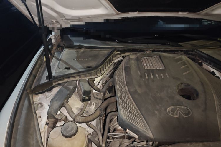 Used Infiniti Q50L 2016 2.0T Enjoyment Edition Engine Bay Right