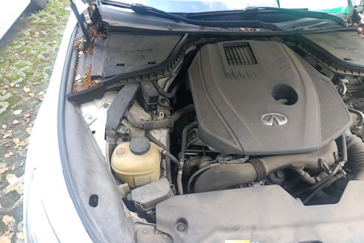 Used Infiniti Q50L 2016 2.0T Enjoyment Edition Engine Bay Right