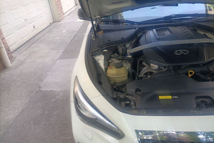 Used Infiniti Q50L 2016 2.0T Ambition Edition Engine Bay Right