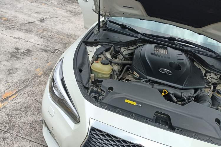 Used Infiniti Q50L 2016 2.0T Ambition Edition Engine Bay Right