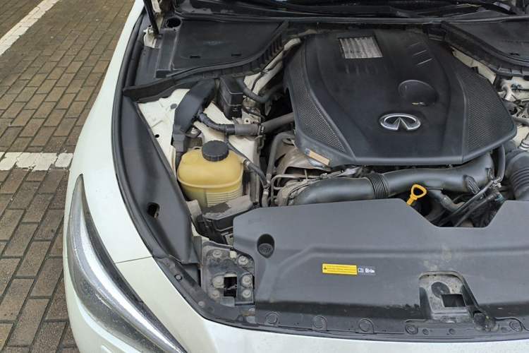 Used Infiniti Q50L 2016 2.0T Ambition Edition Engine Bay Right