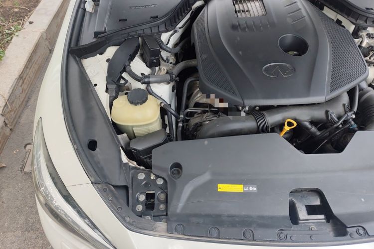 Used Infiniti Q50L 2016 2.0T Enjoyment Edition Engine Bay Right