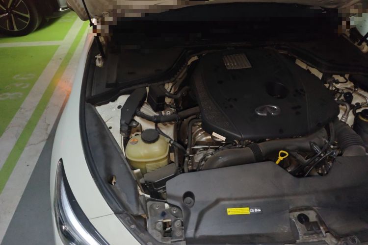 Used Infiniti Q50L 2016 2.0T Ambition Edition Engine Bay Right