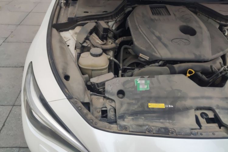 Used Infiniti Q50L 2016 2.0T Enjoyment Edition Engine Bay Right