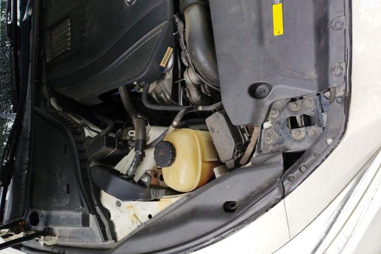 Used Infiniti Q50L 2016 2.0T Comfort Edition Engine Bay Right