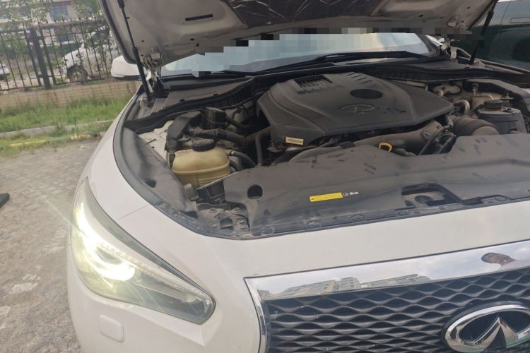 Used Infiniti Q50L 2016 2.0T Enjoyment Edition Engine Bay Right