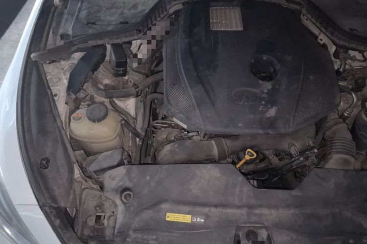 Used Infiniti Q50L 2016 2.0T Comfort Edition Engine Bay Right