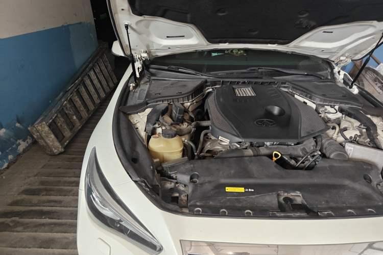 Used Infiniti Q50L 2016 2.0T Elite Sport Edition Engine Bay Right