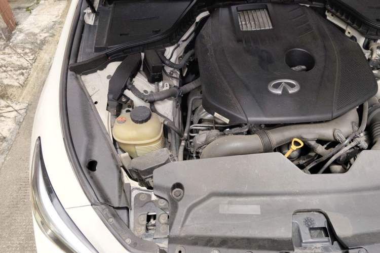 Used Infiniti Q50L 2016 2.0T Elite Sport Edition Engine Bay Right