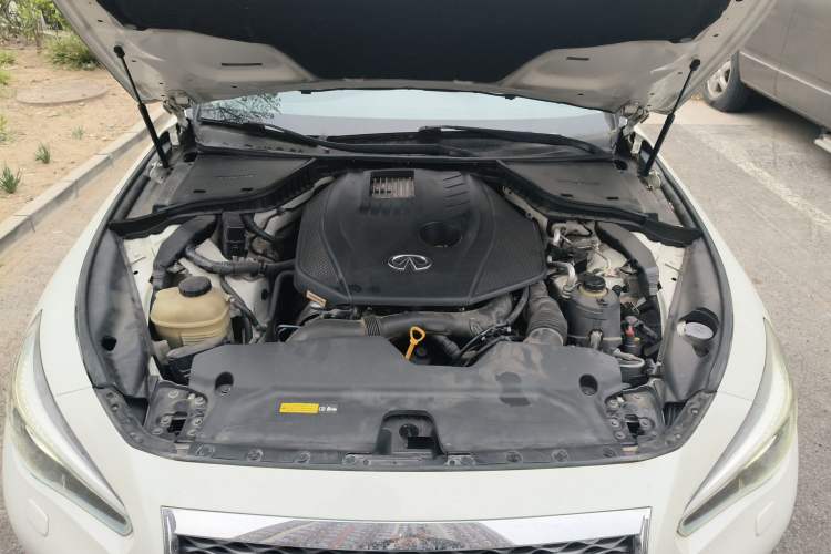 Used Infiniti Q50L 2016 2.0T Enjoyment Edition Engine Bay