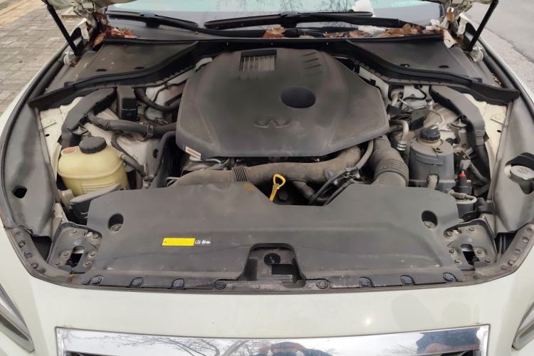 Used Infiniti Q50L 2016 2.0T Enjoyment Edition Engine Bay