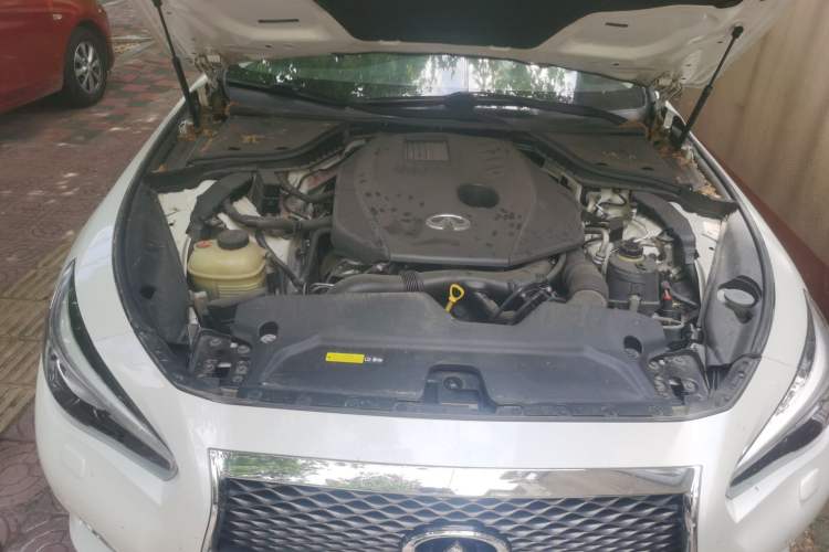 Used Infiniti Q50L 2016 2.0T Enjoyment Edition Engine Bay