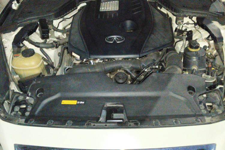 Used Infiniti Q50L 2016 2.0T Comfort Edition Engine Bay