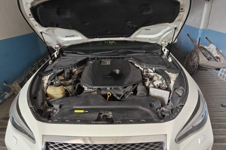 Used Infiniti Q50L 2016 2.0T Elite Sport Edition Engine Bay