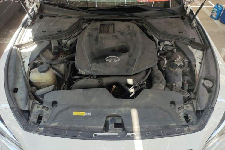 Used Infiniti Q50L 2016 2.0T Enjoyment Edition Engine Bay