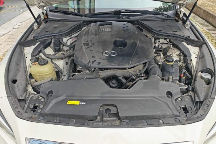 Used Infiniti Q50L 2016 2.0T Ambition Edition Engine Bay