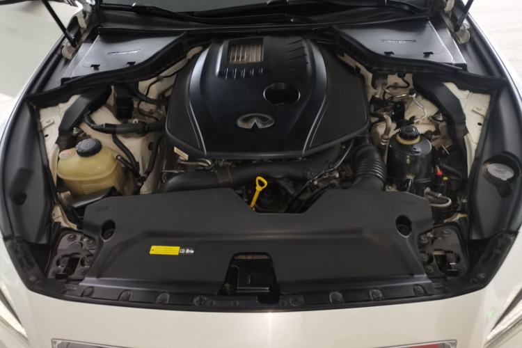 Used Infiniti Q50L 2016 2.0T Enjoyment Edition Engine Bay
