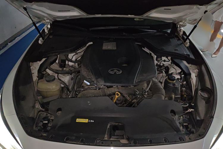 Used Infiniti Q50L 2016 2.0T Enjoyment Edition Engine Bay