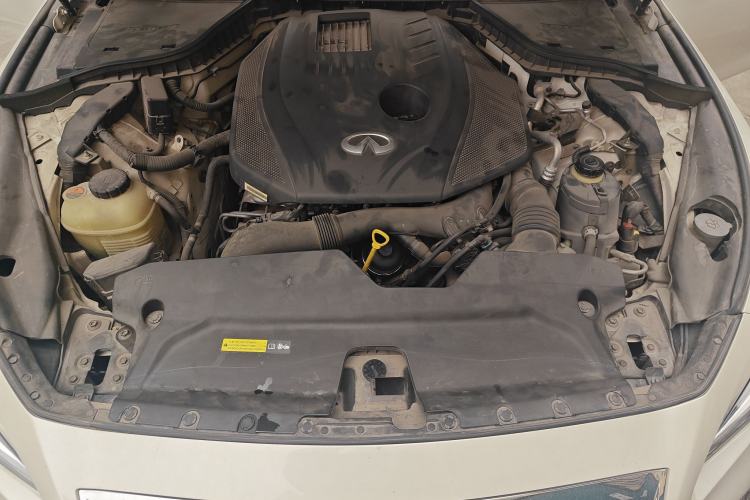 Used Infiniti Q50L 2016 2.0T Enjoyment Edition Engine Bay