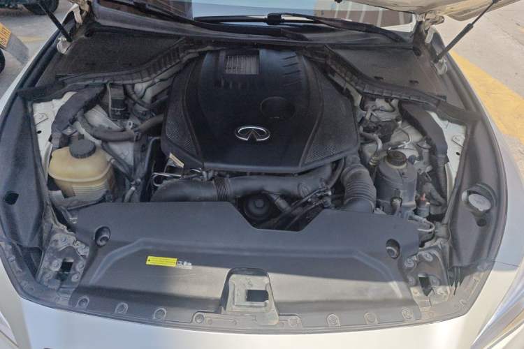 Used Infiniti Q50L 2016 2.0T Comfort Edition Engine Bay