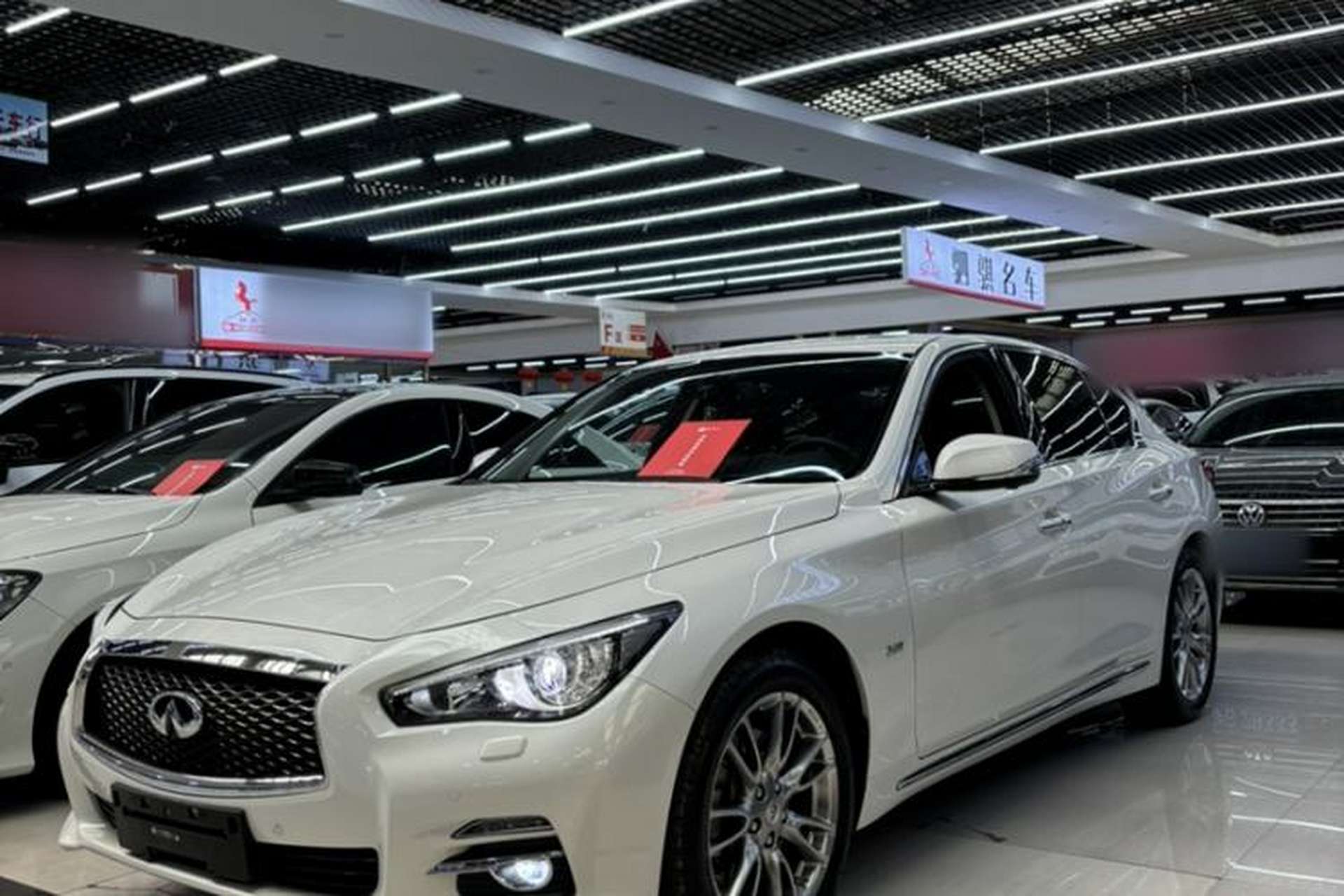 Used Infiniti Q50L 2016 2.0T Ambition Edition Exterior 2