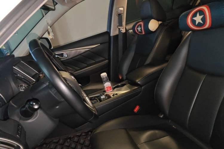 Used Infiniti Q50L 2016 2.0T Ambition Edition Exterior 2